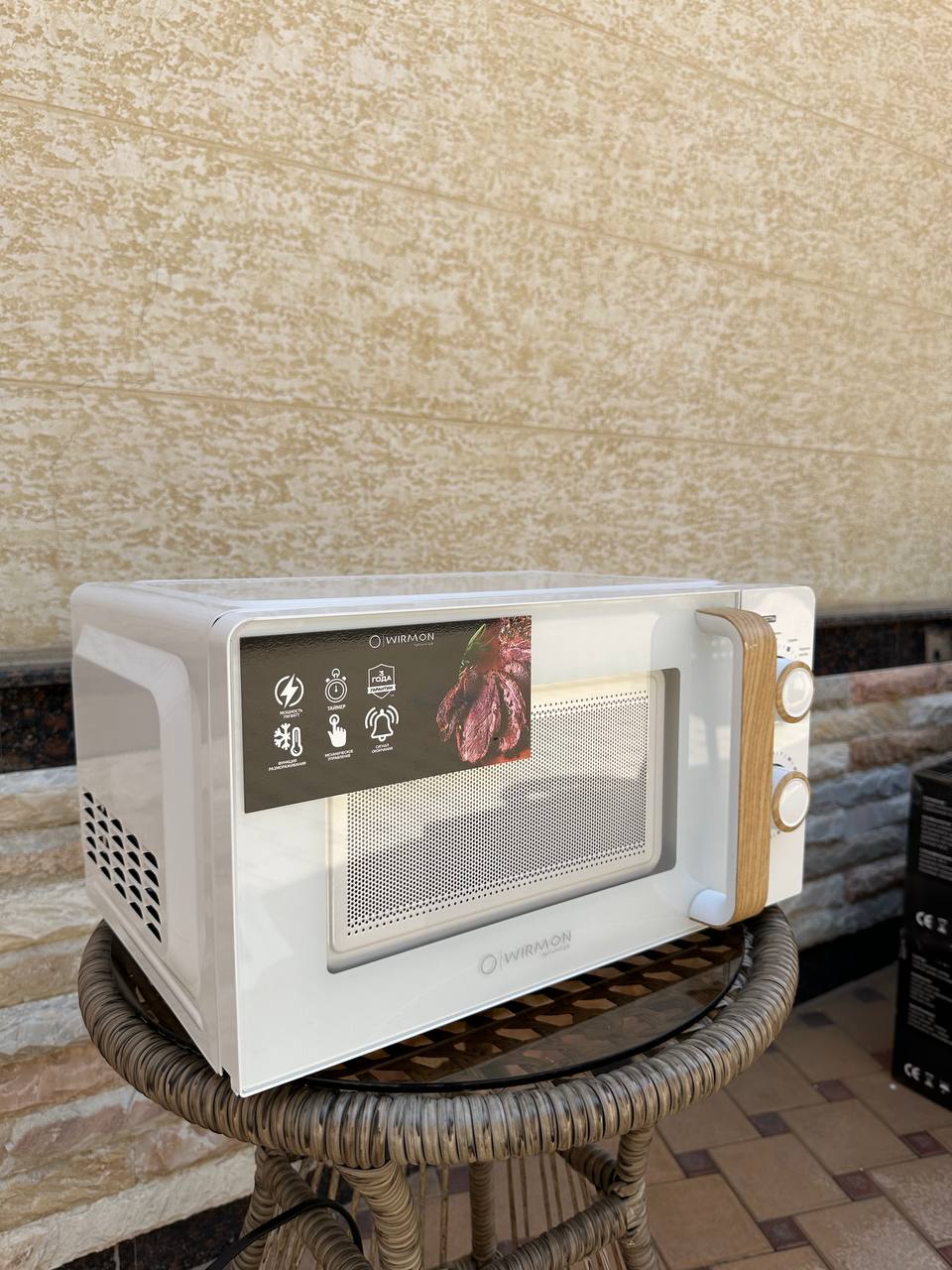 Микроволновка WIRMON 700W белый