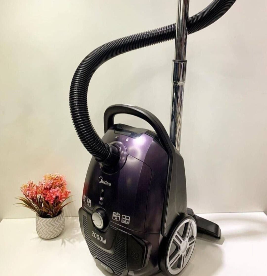 Midea M-4317: надёжный пылесос для дома